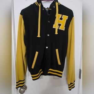 Warner Bros HUFFLE PUFF letter jacket